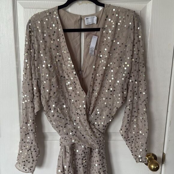 ASOS DESIGN midi dress with batwing sleeve & wrap waist in scatter sequin sz 12 - Picture 4 of 8